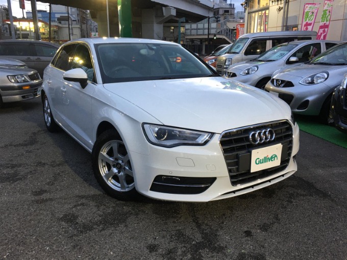 ☆最新入庫情報☆　アウディA3