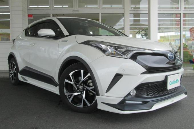 オススメ車両　CH-R入荷情報！！！