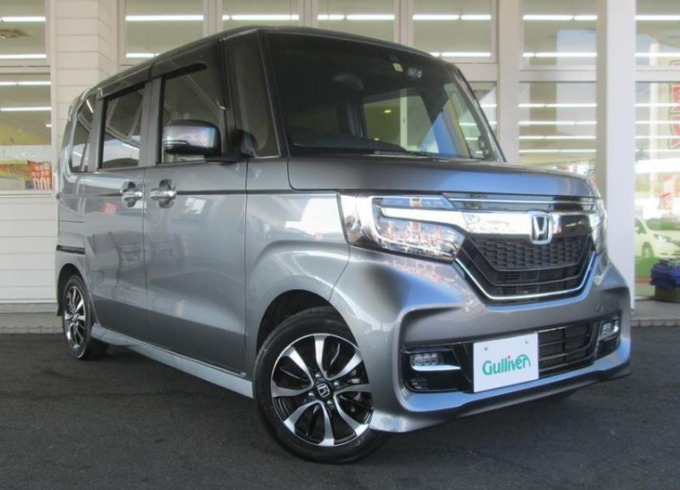 オススメ車両　N-BOXカスタム入荷情報！！！