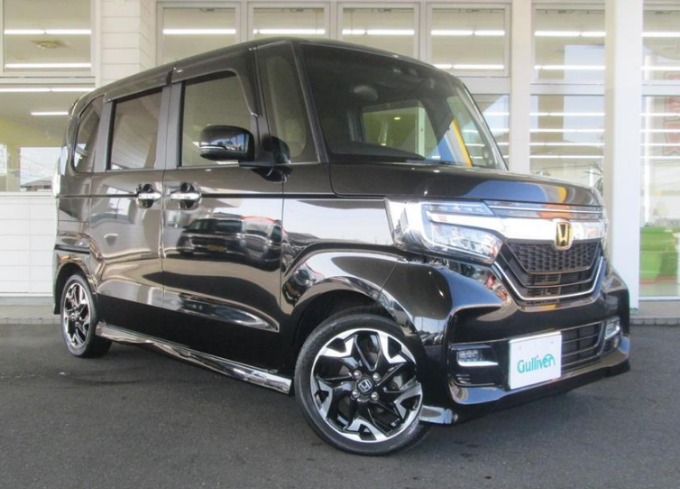 オススメ車両　R2年NBOXカスタム入荷情報！！！