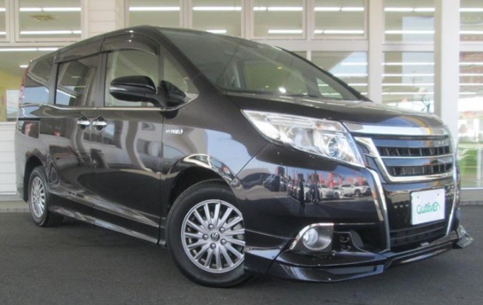 オススメ車両　エスクァイアハイブリッド入荷情報！！！