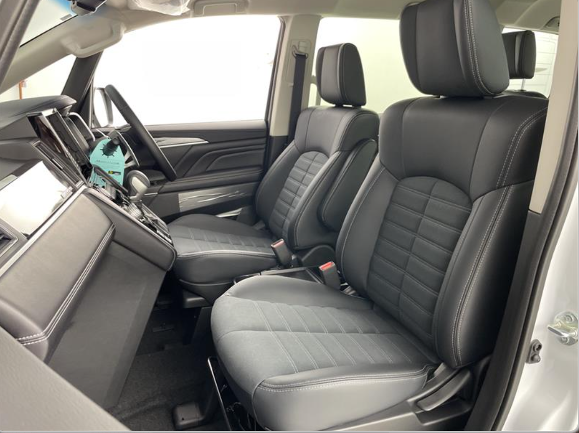 未使用車デリカD5シャモニー02