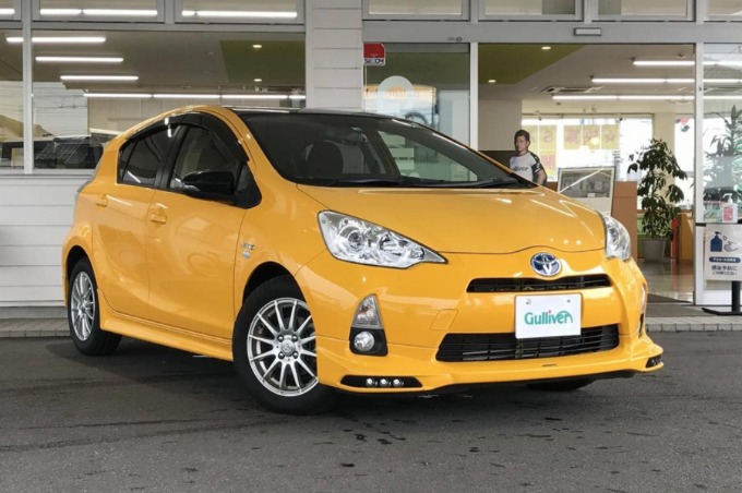 個性的な『ハイブリッドカー』が入荷しました〜