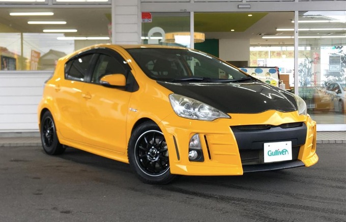 『個性光るハイブリッドカー』が入荷しました〜