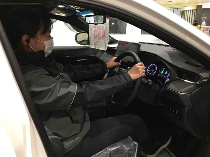 ☆★オススメ車両紹介〜新型ハリアー内装編〜★☆【中古車・登録済み未使用車】SUV・ミニバン