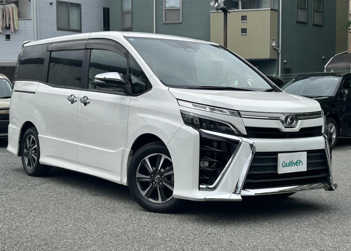 【「ミニバンは欲しいけど新車は高すぎる」方へ。中古ミニバンで失敗しない選び方】
