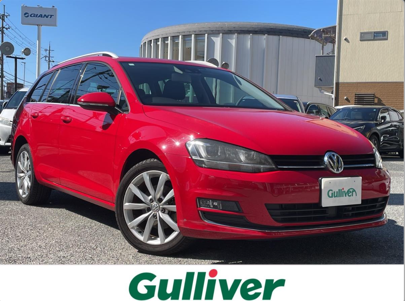 荷物も、好きなデザインも。VW ゴルフ ヴァリアントをご紹介【箕面市】