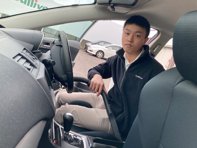 ガリバー富田店！！！今日はちょっと曇り空、、こんな日は中島くん何してる？03