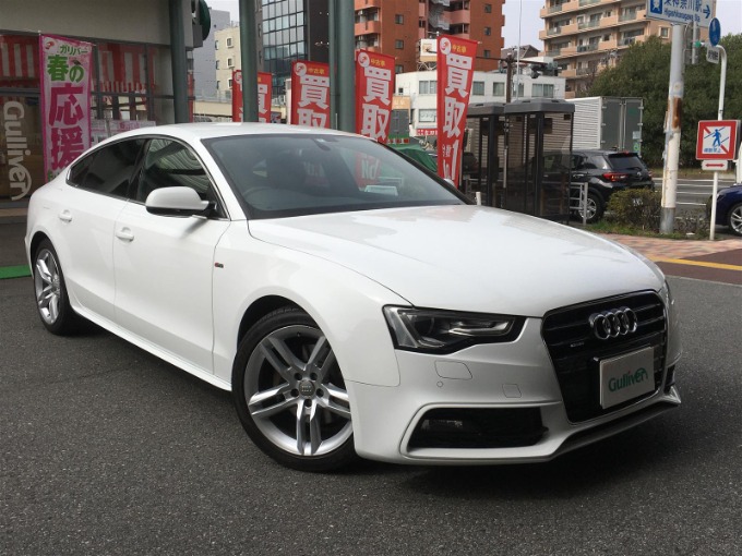 ☆中古車入庫情報☆　アウディ　A5