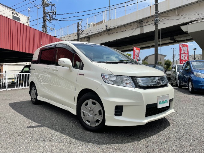 ☆中古車入庫情報☆　ホンダ　フリードスパイクハイブリッド