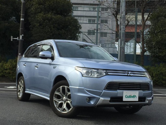 【入荷情報】 H25 三菱 アウトランダー ＰＨＥＶ Ｇ プレミアムパッケージ