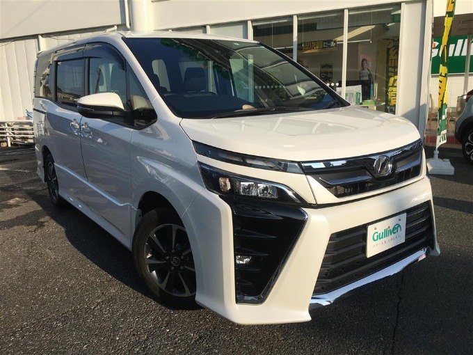 【他店入荷情報】H30 トヨタ ヴォクシー ＺＳ