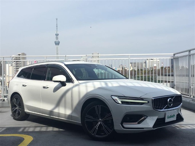 【他店入荷情報】 '19 ボルボ Ｖ６０ Ｔ５ インスクリプション（ディーラー車）