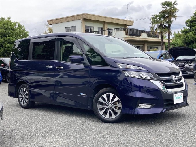 【入荷情報】 H29 日産 セレナ ハイウェイスター