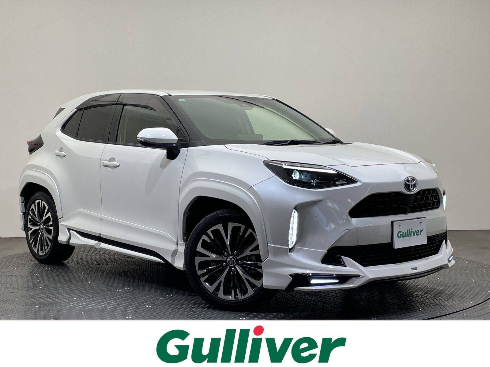 展示車　☆ヤリスクロスハイブリッドのご紹介☆01