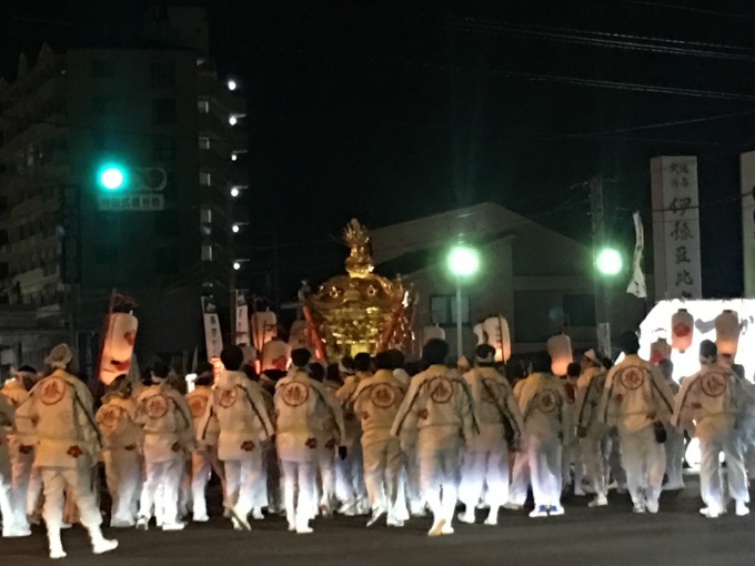 神輿に揉まれて・・・