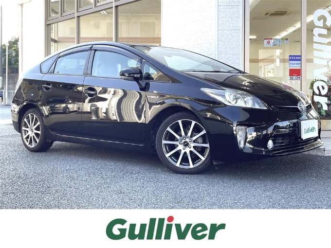 中古車入荷情報！！ H25 トヨタ プリウス Ｓ