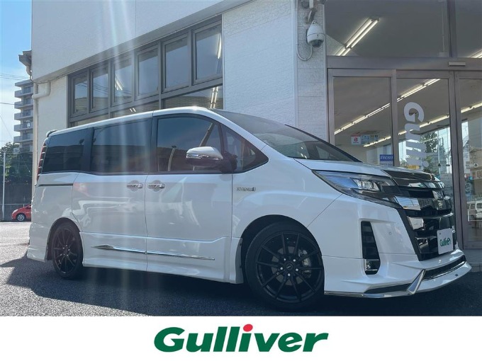 中古車入荷情報！！R01 トヨタ ノア ハイブリッド Ｓｉ ダブルバイビーⅡ