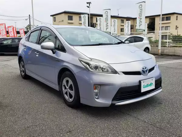 ☆★最新展示車両情報☆★H25 トヨタ プリウス S