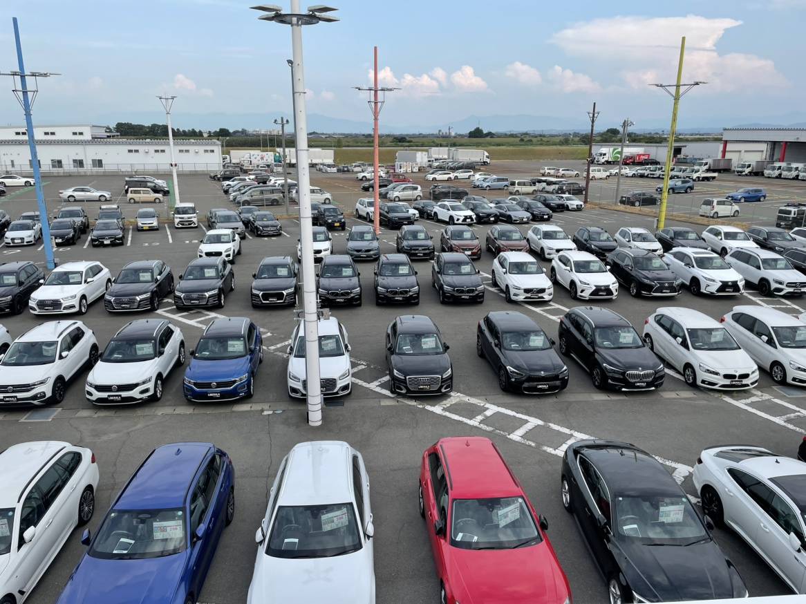 リベラーラ新潟店、在庫台数約130台ございます。02