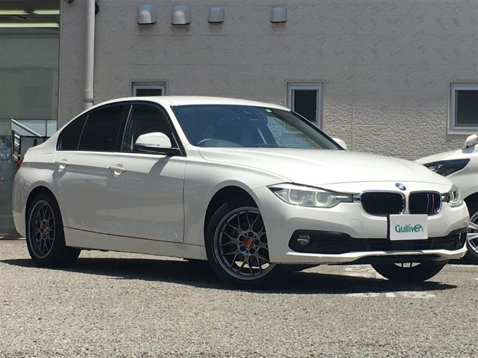 BMW320i 入荷！！！
