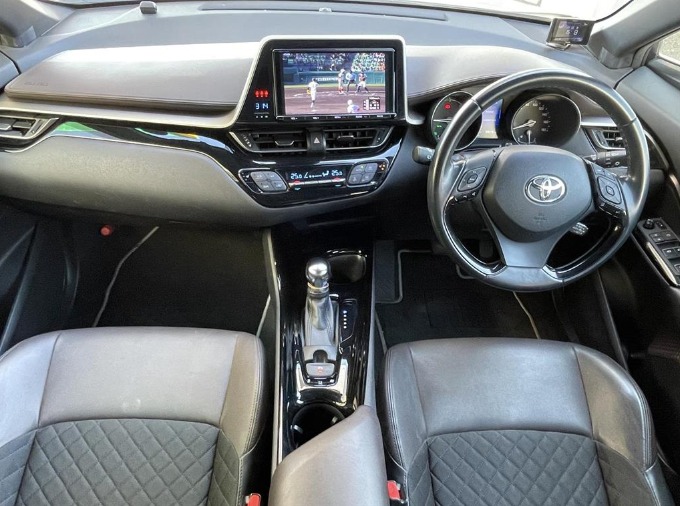 【入荷情報】H30 トヨタ C-HR G LEDエディション03