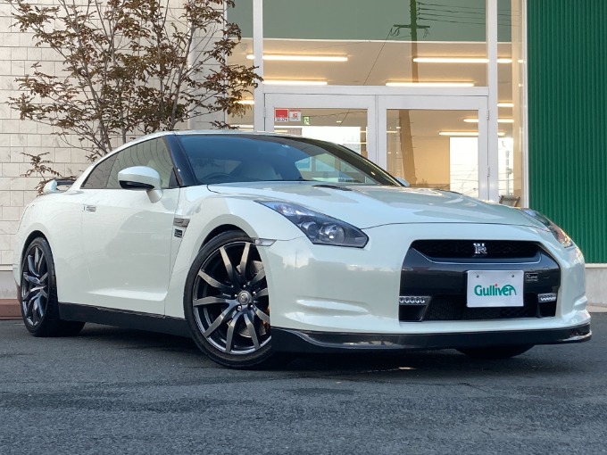 国産スポーツカーの代表格、GT-R入庫！！