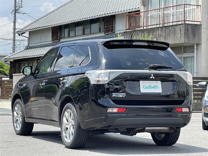 ✰入荷情報！H25 三菱 アウトランダー ＰＨＥＶ Ｇ ナビパッケージ✰★お問い合わせはこちらまで 03-5837-0071☆★03