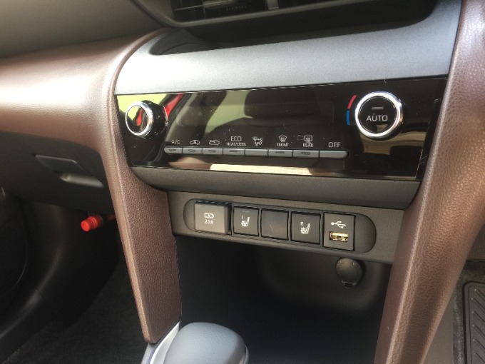 【新着車両】R2 ヤリスクロス【中古車・登録済未使用車】SUV・ミニバン03