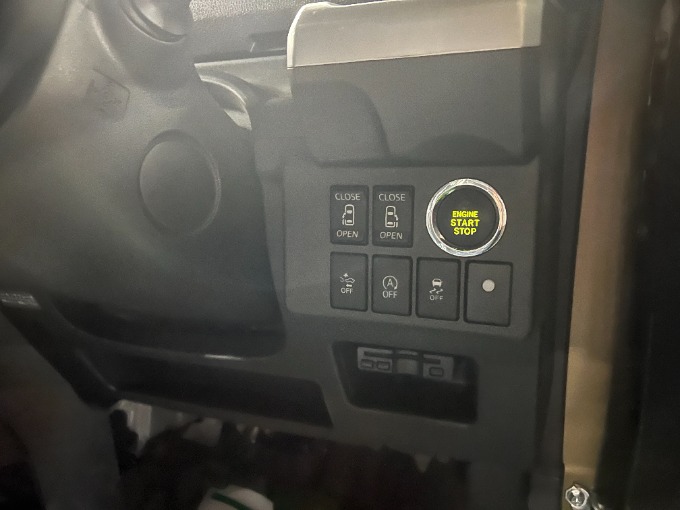 ☆☆　オススメの車　☆☆【中古車・登録済未使用車】SUV・ミニバン】02