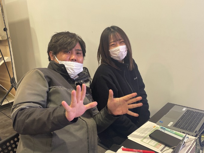 明日は土曜日！