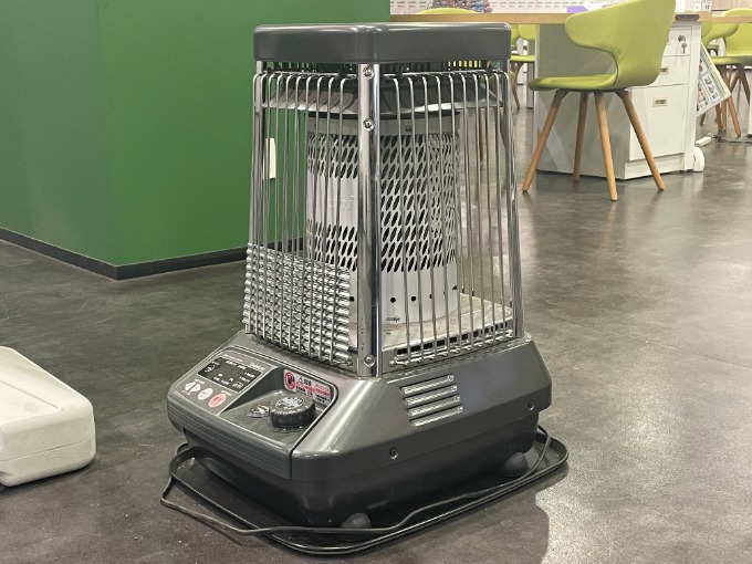 冬支度でストーブを出してみたもののそれだけでは弱いのでアーティスティックに写真を撮ってみた〜札幌清田〜