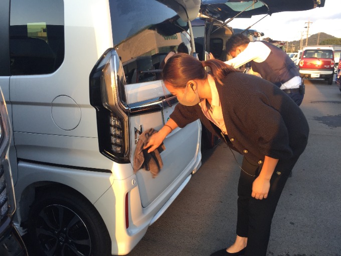 ガリバー熊本インター店　展示場の洗車！！！！