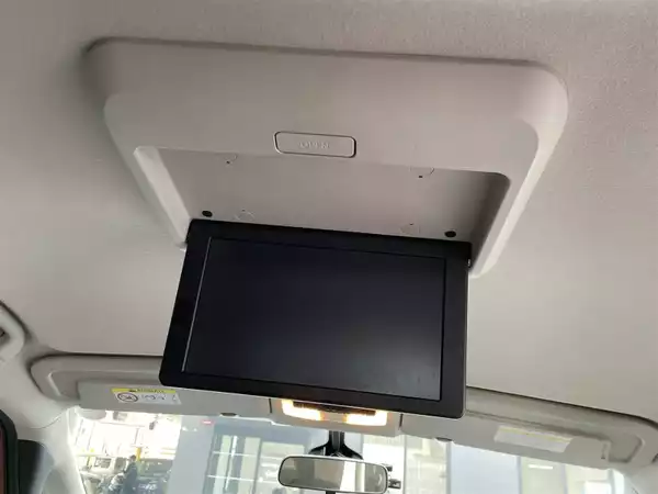 定番のミニバンといえば03