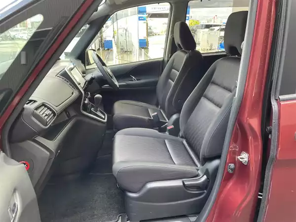 定番のミニバンといえば04