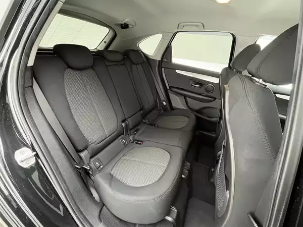 ＢＭＷ ２１８ｄ アクティブツアラー05