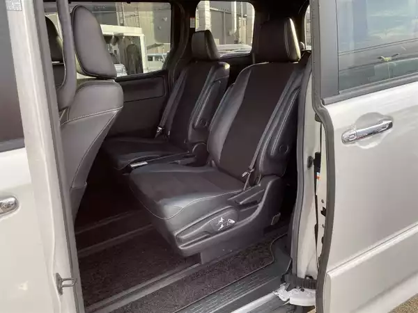 トヨタ ノア Si ダブルバイビー07