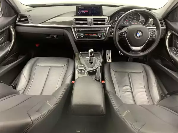 BMW 320d ラグジュアリー04