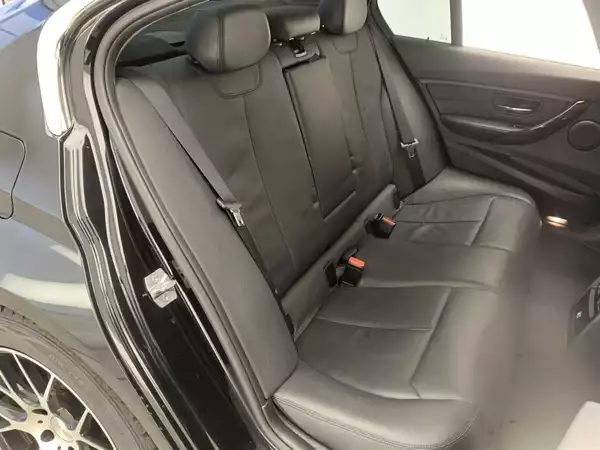 BMW 320d ラグジュアリー06