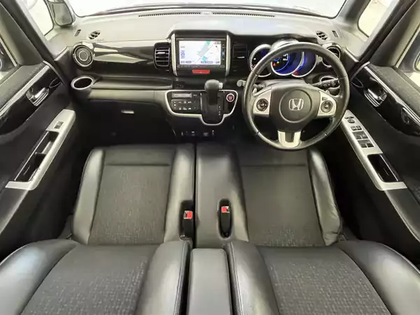 ホンダ Ｎ ＢＯＸ カスタムGターボSSブラッククタイル02