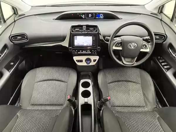 トヨタ プリウス E02