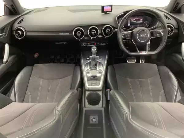 アウディ TTクーペ 2.0 TFSI クワトロ02