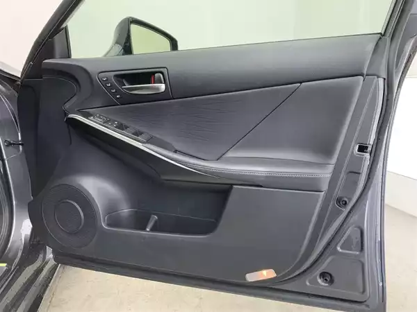 レクサス IS 300h Fスポーツ08