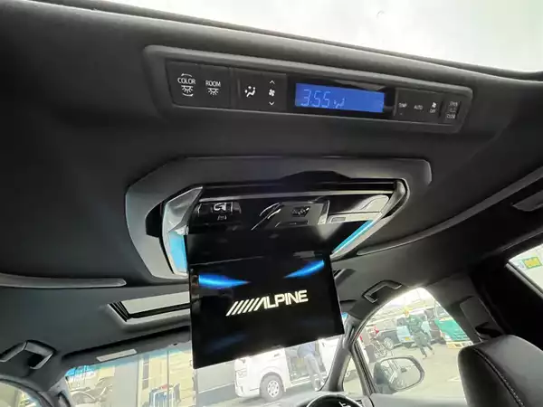 トヨタ ヴェルファイア Z Aエディション ゴールデンアイズ06