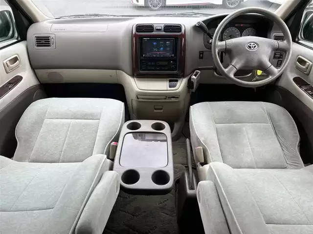 古くても人気！グランドハイエース02