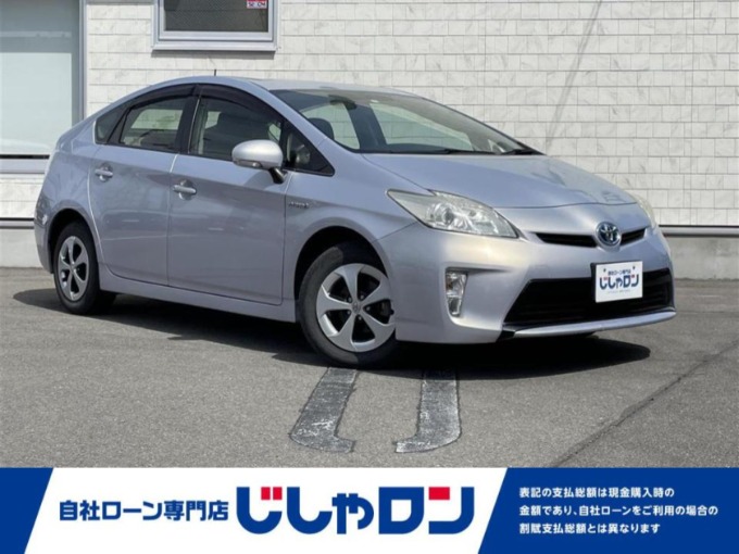 ★中古車入荷情報★ H25 トヨタ プリウス 入荷しております！