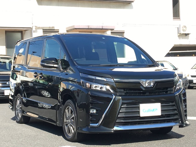 入庫情報！H30年式　トヨタ　ヴォクシー　ZS