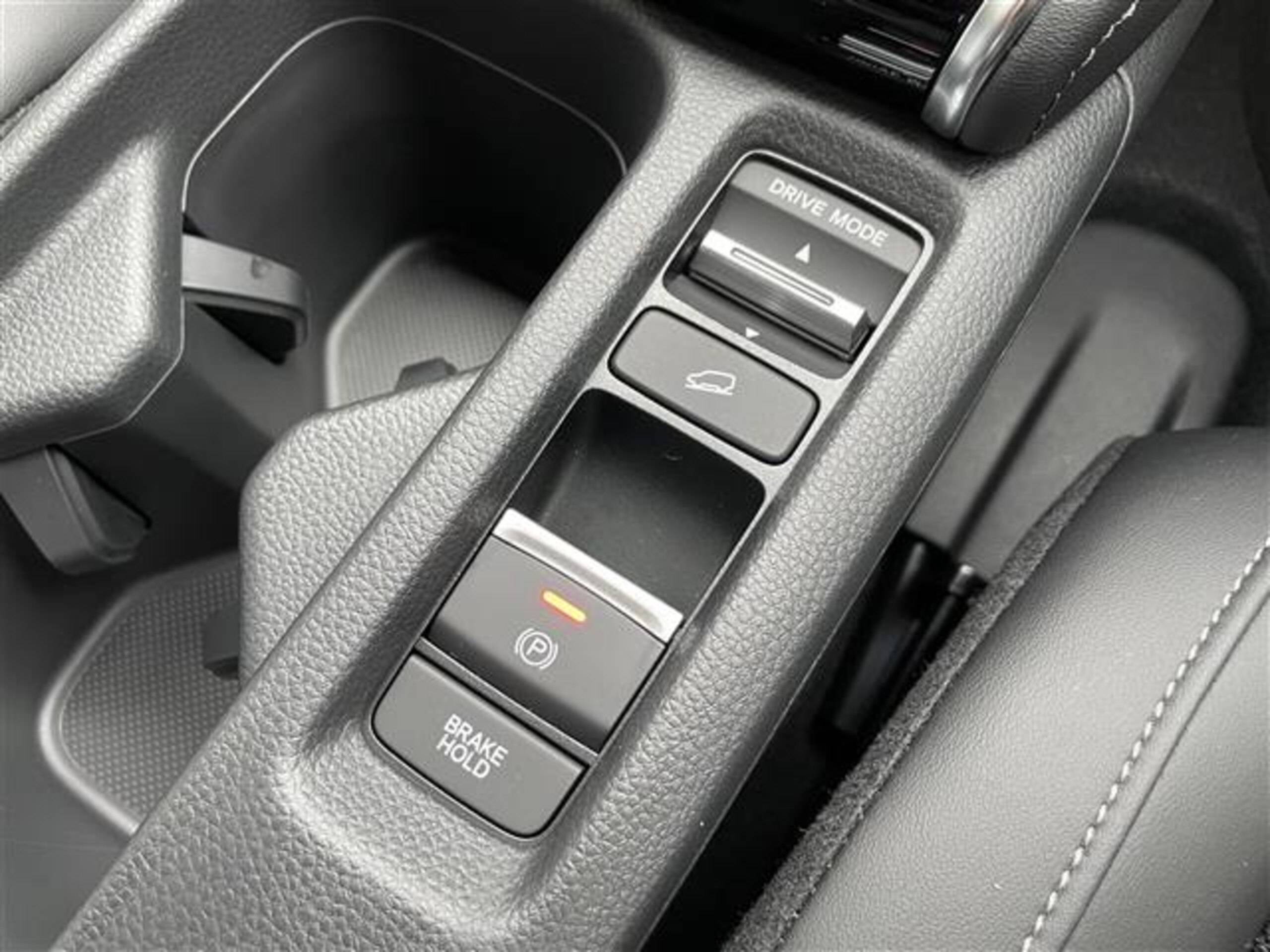 電動パーキングブレーキとは？？