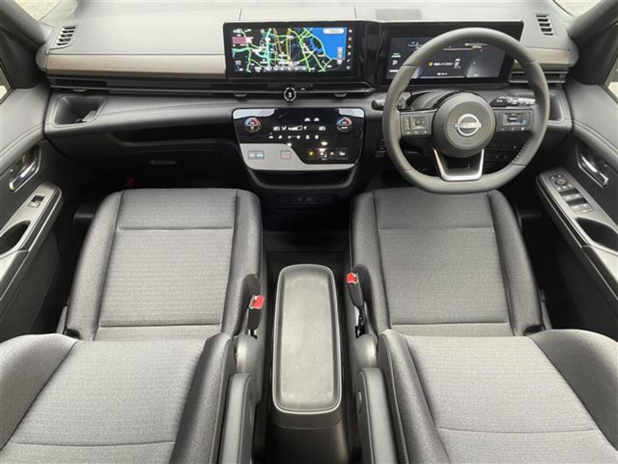 未使用車セレナハイウェイスターVセレクション入荷しました！02