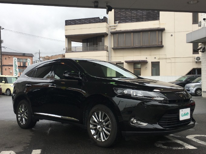 入庫情報！！H28トヨタ　ハリアー　プレミアムが入庫致しました！！